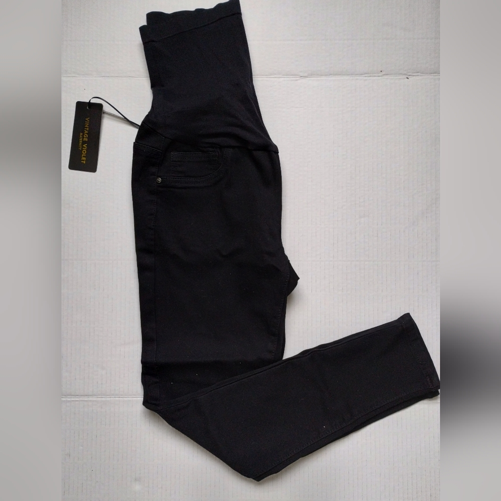 Brand new with tags Maternity jeans size Large